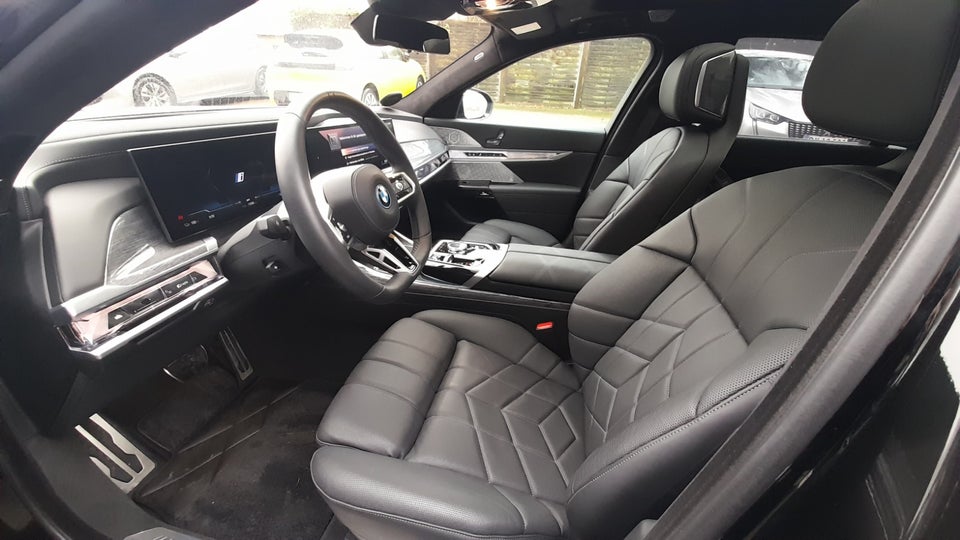 BMW i7 xDrive60 M-Sport 4d