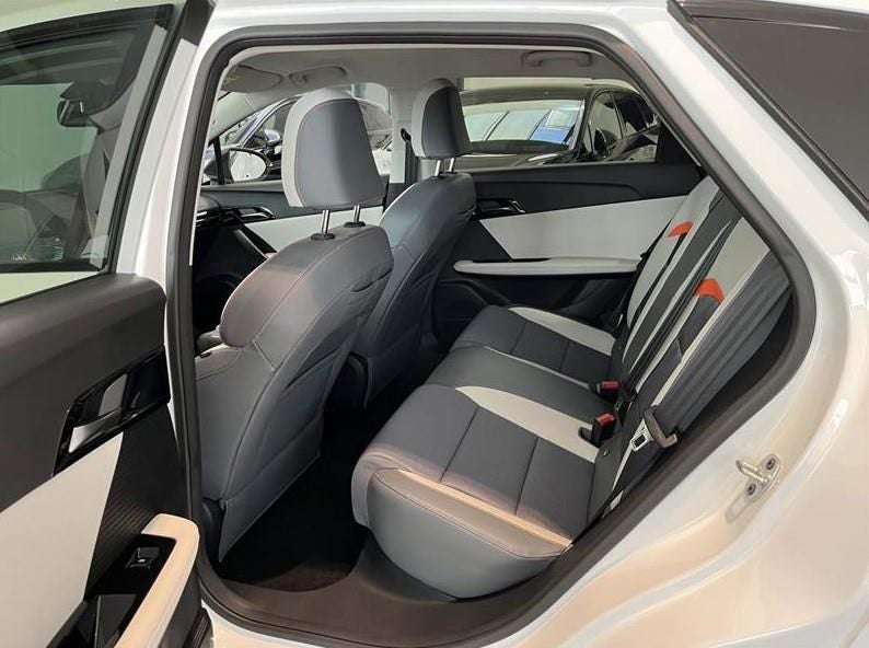 MG 4 77 Luxury Extended Range 5d