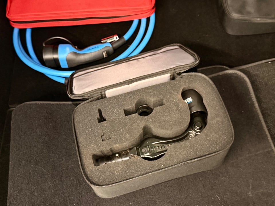 Tesla Model Y Long Range AWD 5d