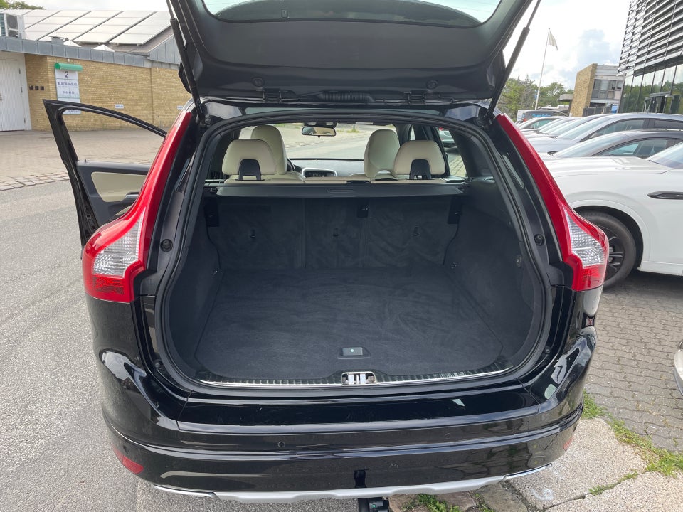 Volvo XC60 2,0 T5 245 Momentum aut. 5d