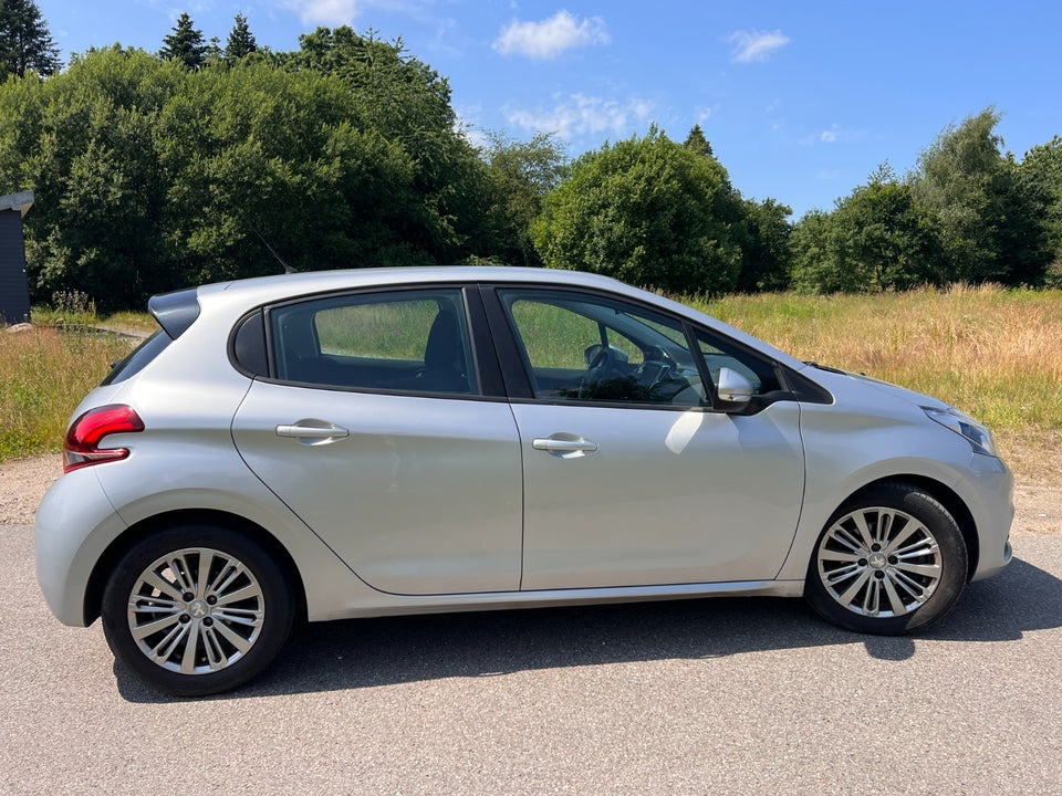 Peugeot 208 1,6 BlueHDi 100 Active 5d