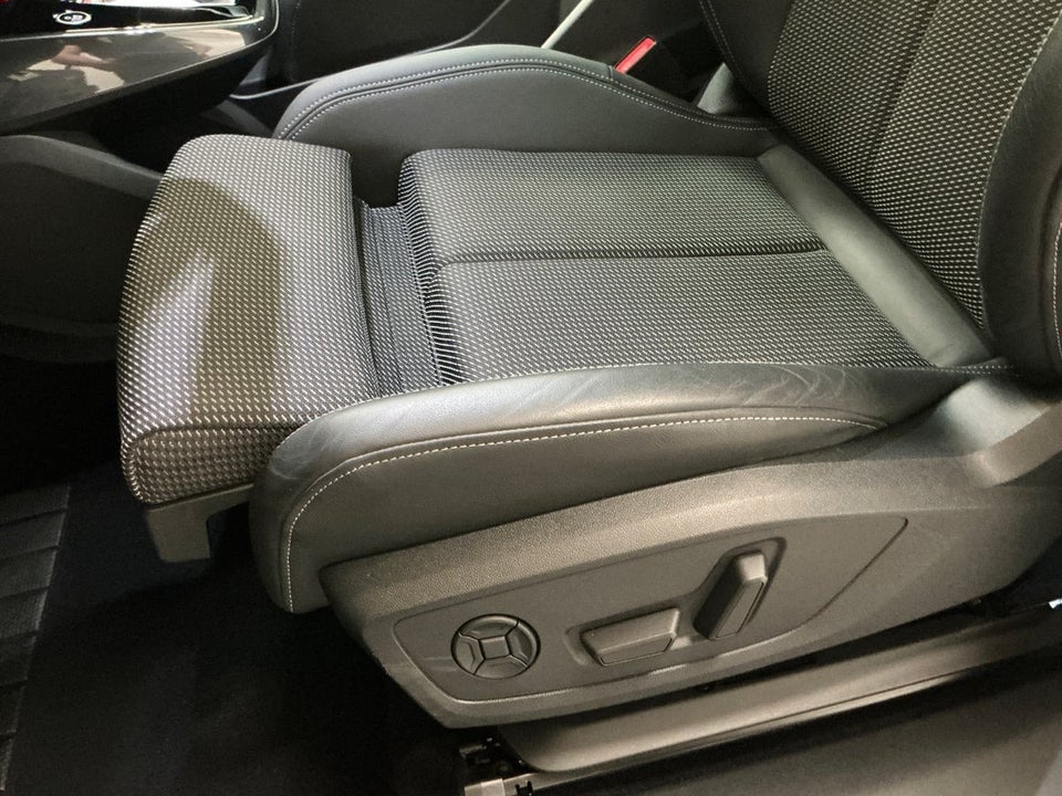 Audi Q4 e-tron 50 S-line quattro 5d