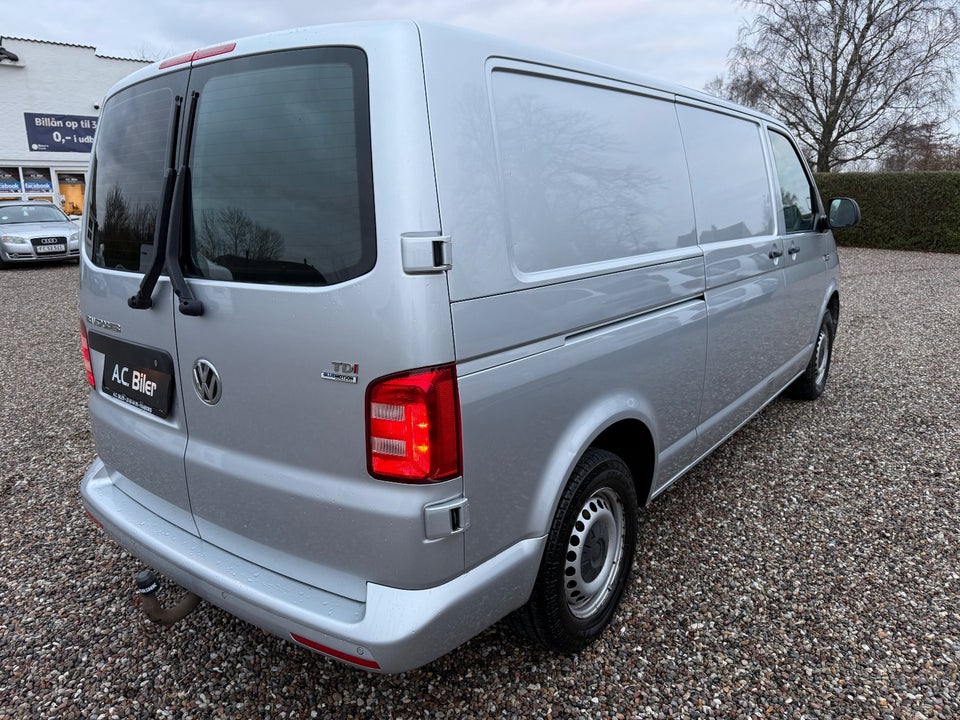 VW Transporter 2,0 TDi 140 Kassevogn lang