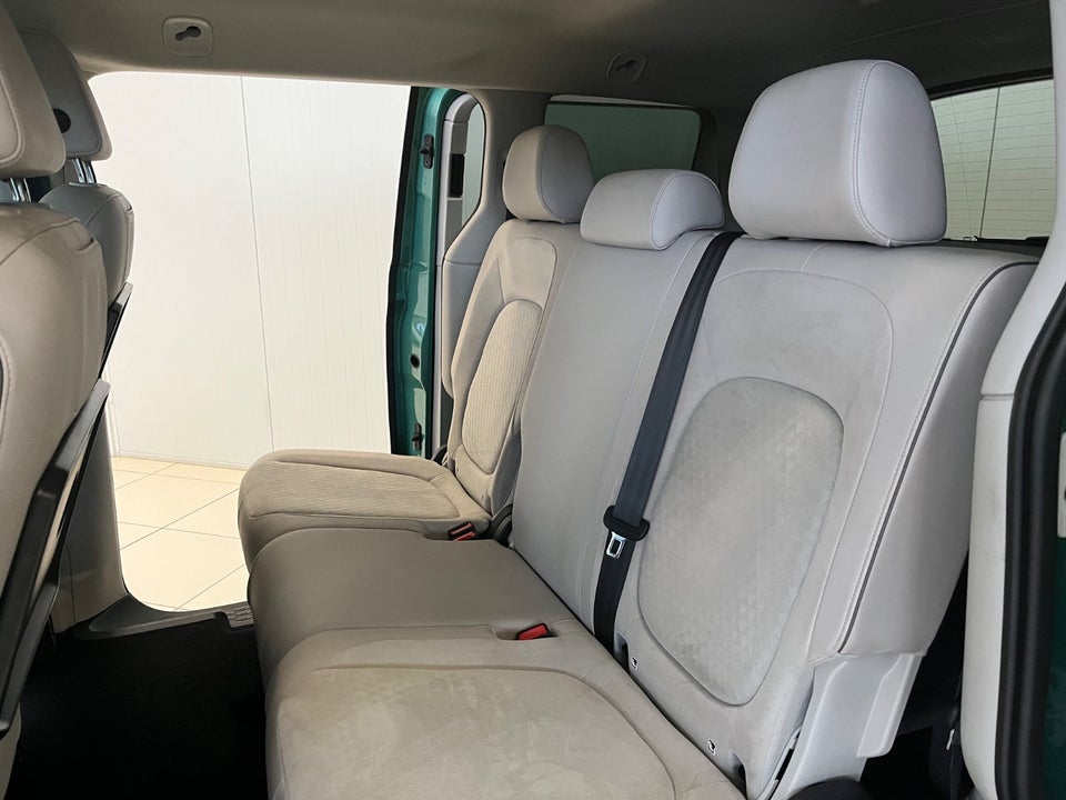 VW ID.Buzz 77 Pro SWB 5d