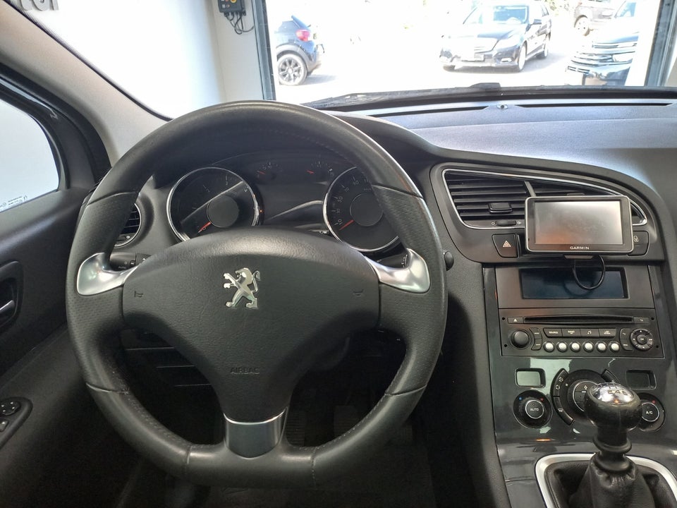 Peugeot 5008 1,6 HDi 114 Style 7prs 5d