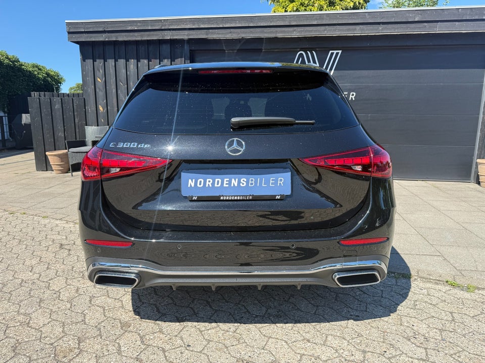Mercedes C300 de 2,0 AMG Line stc. aut. 5d