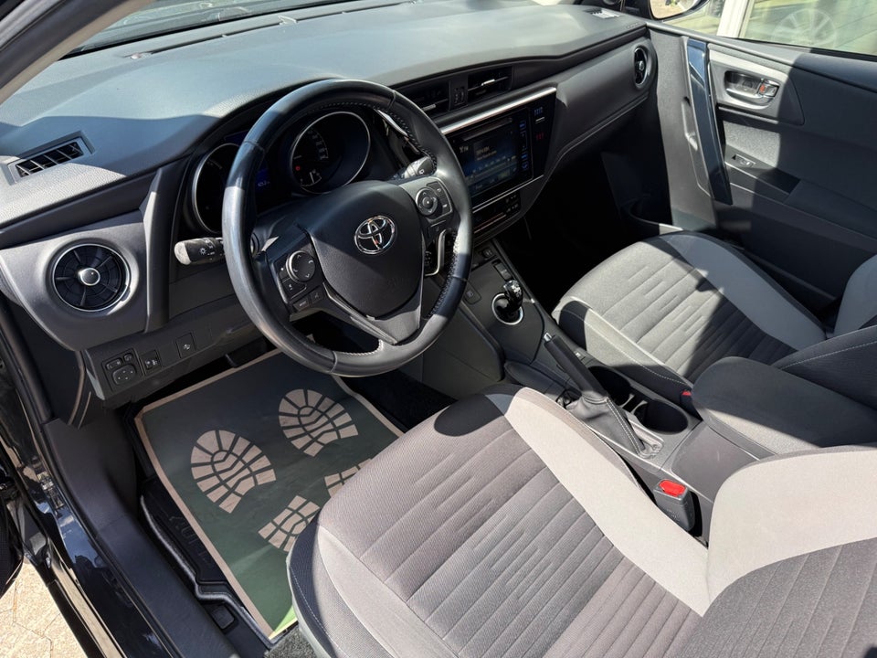 Toyota Auris 1,8 Hybrid H2 Comfort Touring Sports CVT 5d