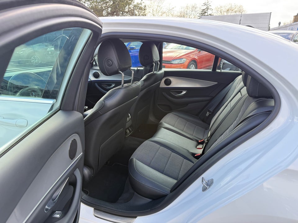 Mercedes E220 d 2,0 aut. 4Matic 4d