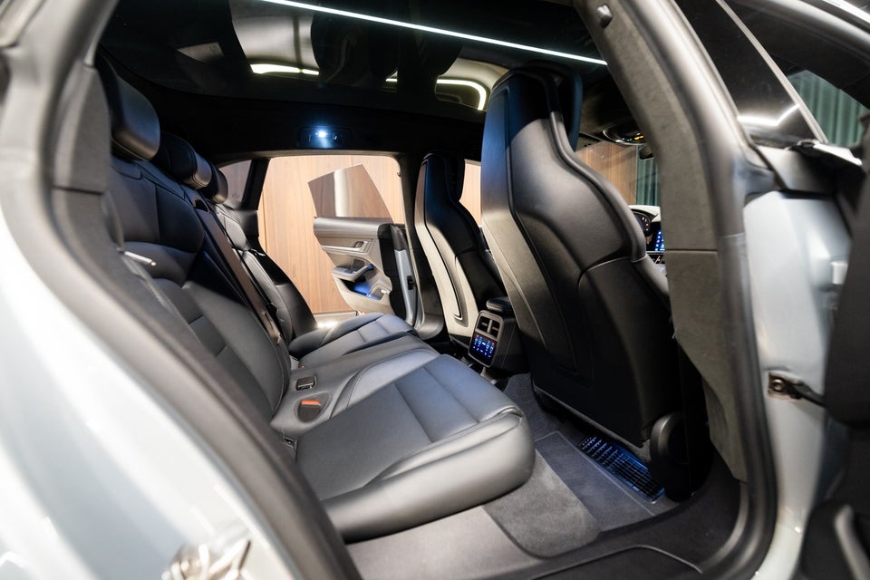 Porsche Taycan 4 Performance+ Cross Turismo 5d