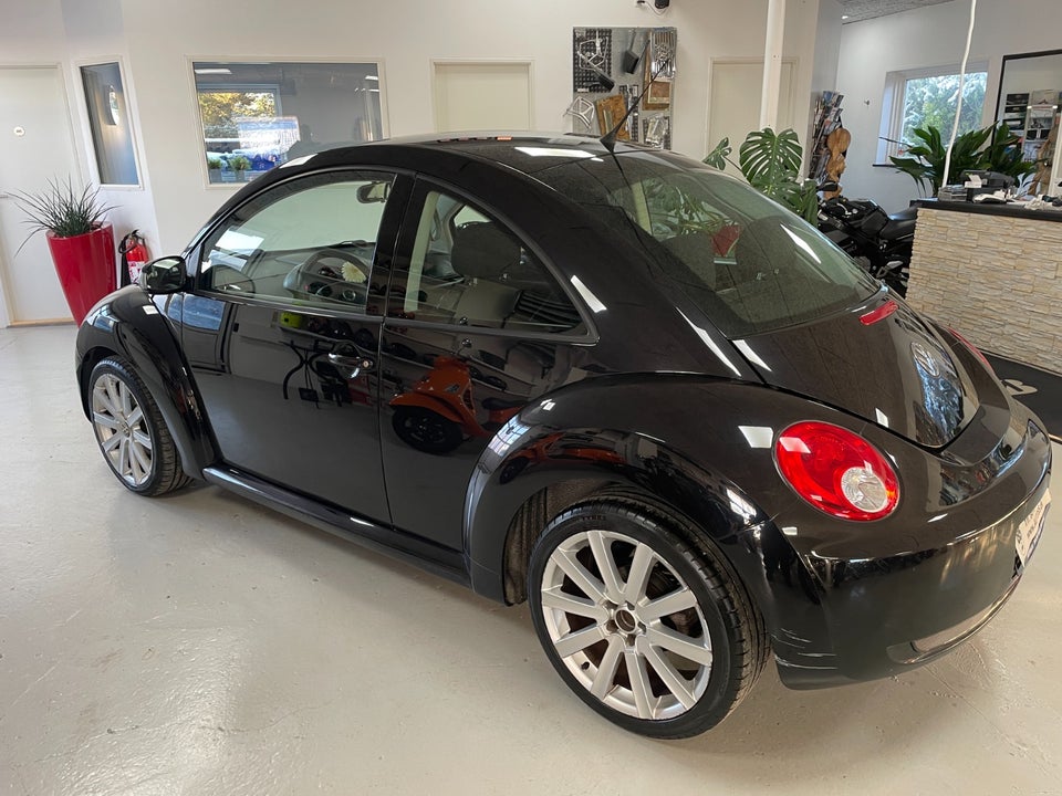 VW New Beetle 1,6 Trendline 2d