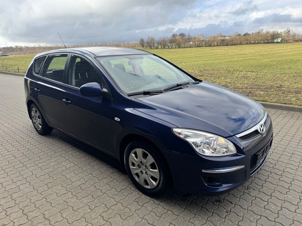 Hyundai i30 1,6 CRDi 90 Classic CW 5d