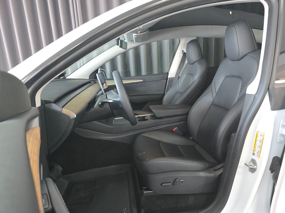 Tesla Model Y RWD 5d