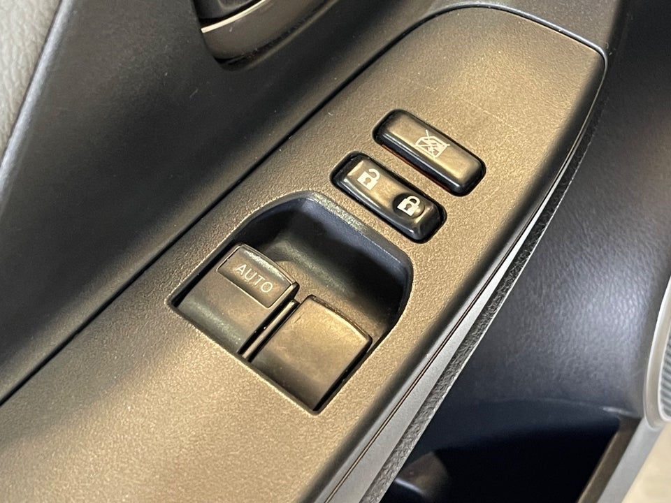 Toyota Yaris 1,0 VVT-i T2 5d