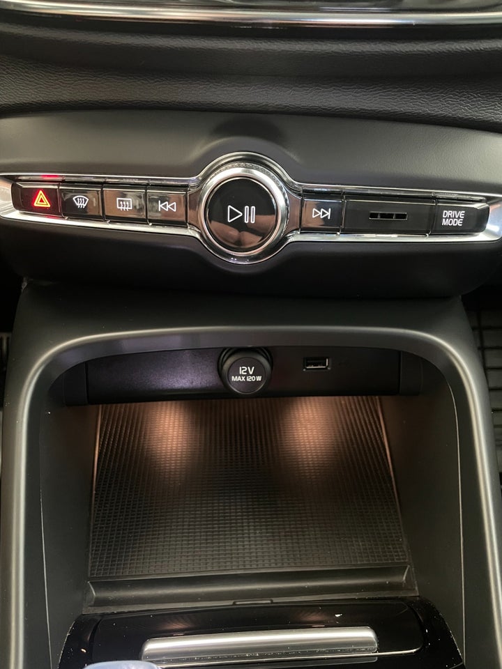 Volvo XC40 2,0 D4 190 Inscription aut. AWD 5d