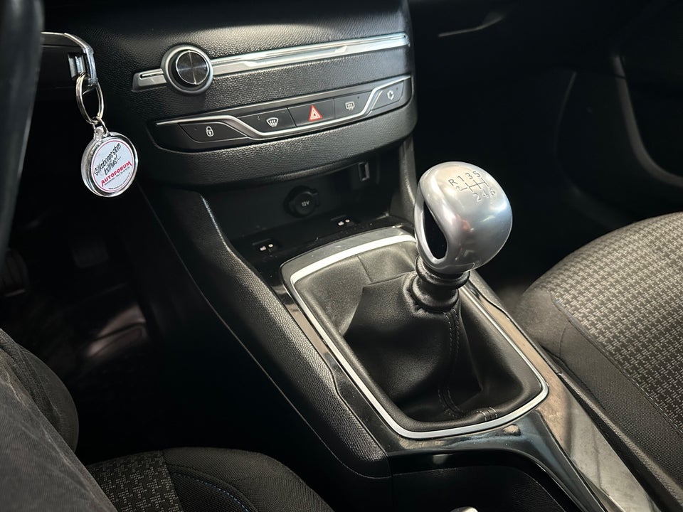 Peugeot 308 1,5 BlueHDi 130 Style 5d