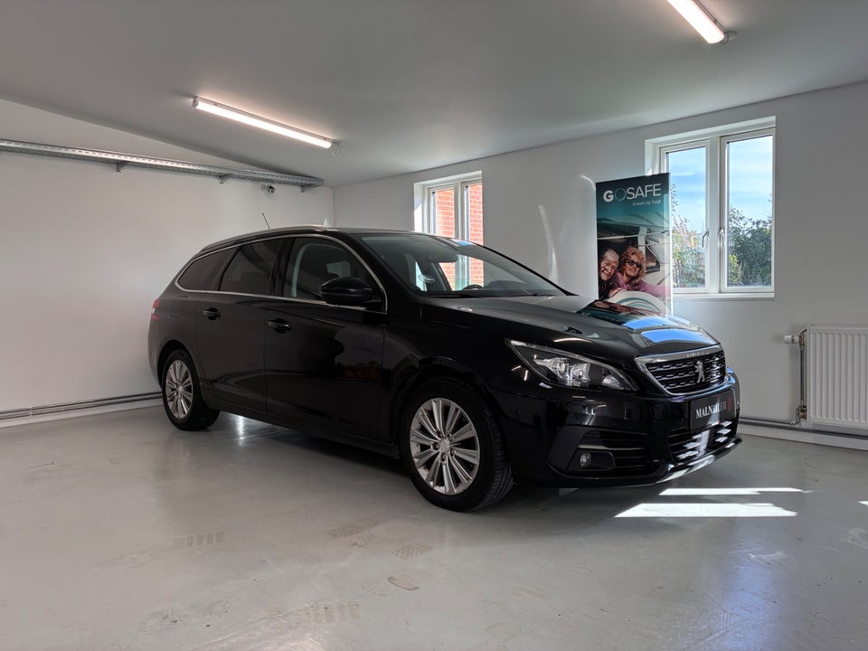 Peugeot 308 1,5 BlueHDi 130 Selection Sky SW EAT8 5d
