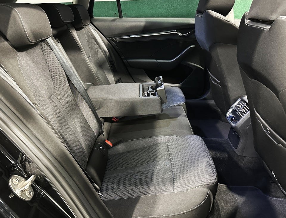 Skoda Octavia 2,0 TDi 150 Business Executive Combi DSG 5d