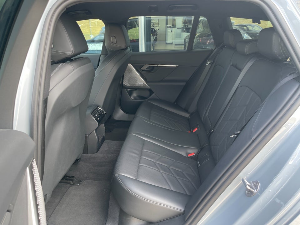 BMW i5 eDrive40 M-Sport 4d