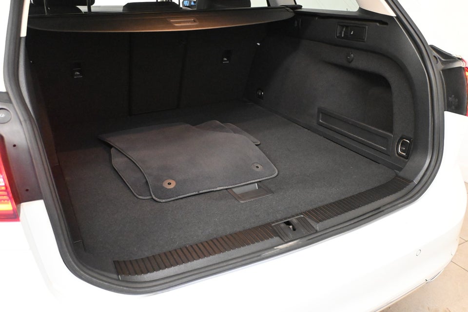 VW Passat 2,0 TSi 220 Highline Variant DSG 5d