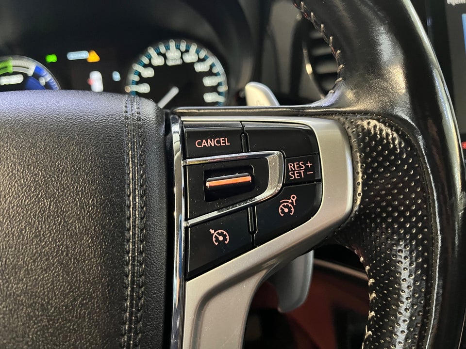 Mitsubishi Outlander 2,4 PHEV Invite CVT 4WD 5d
