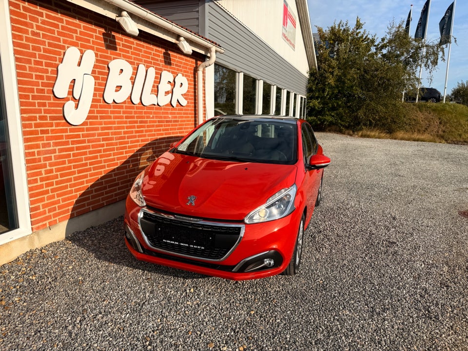 Peugeot 208 1,2 PureTech 82 Allure Sky 5d