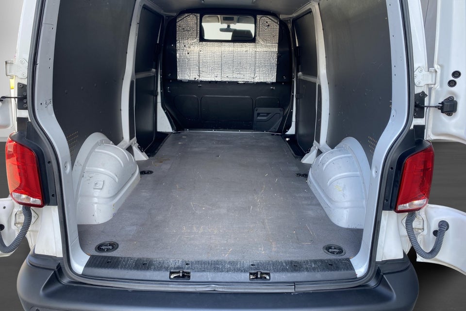 VW Transporter 2,0 TDi 150 Kassevogn DSG lang