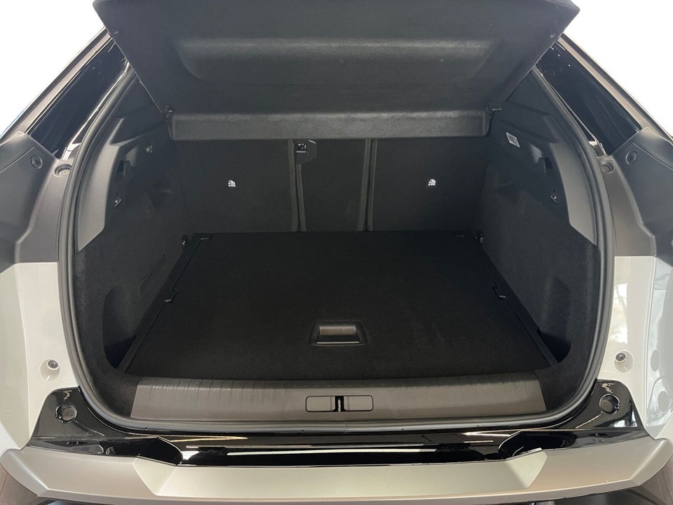Peugeot e-3008 77 GT Pack 5d