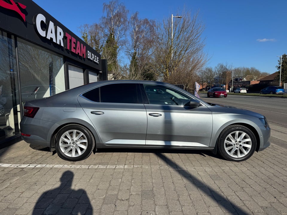 Skoda Superb 2,0 TDi 150 Style DSG 5d