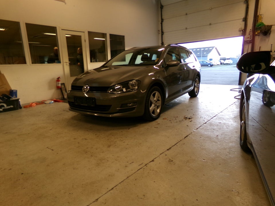 VW Golf VII 1,6 TDi 110 Highline Variant DSG BMT 5d