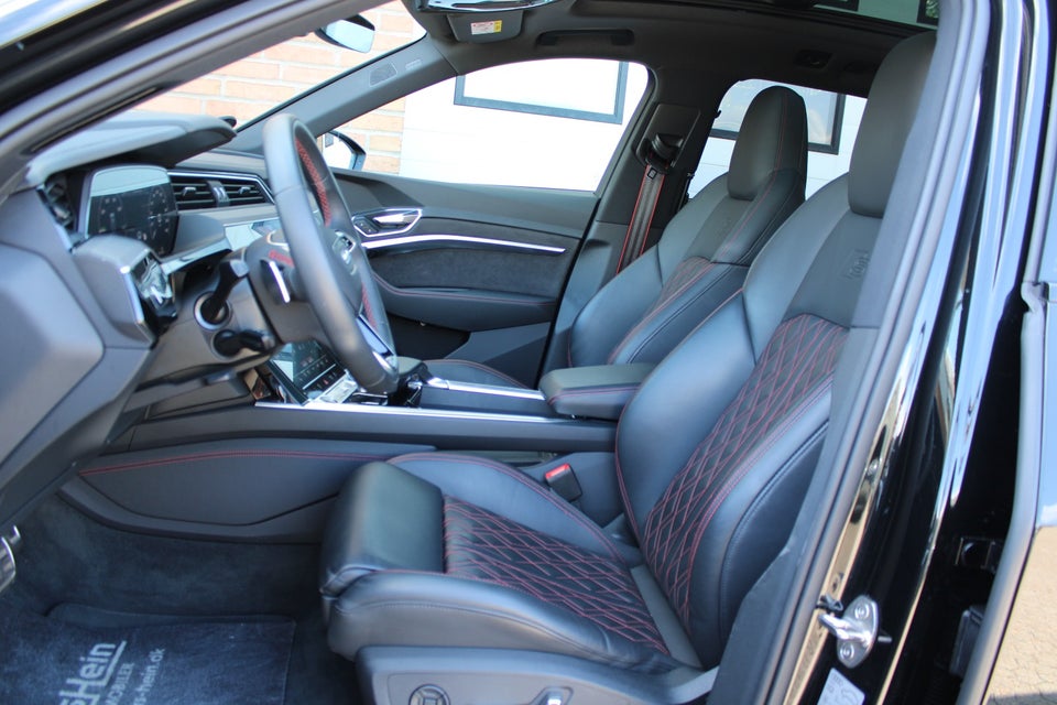 Audi Q8 e-tron 55 S-line quattro 5d