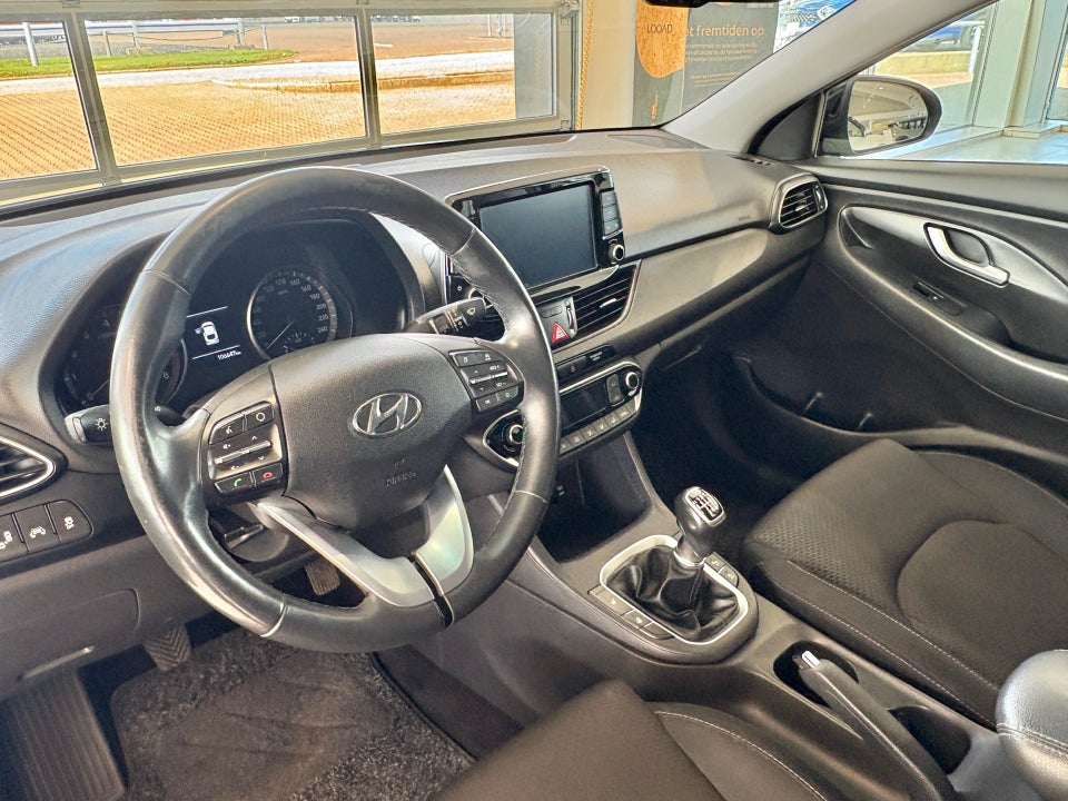Hyundai i30 1,0 T-GDi Premium Fastback 5d