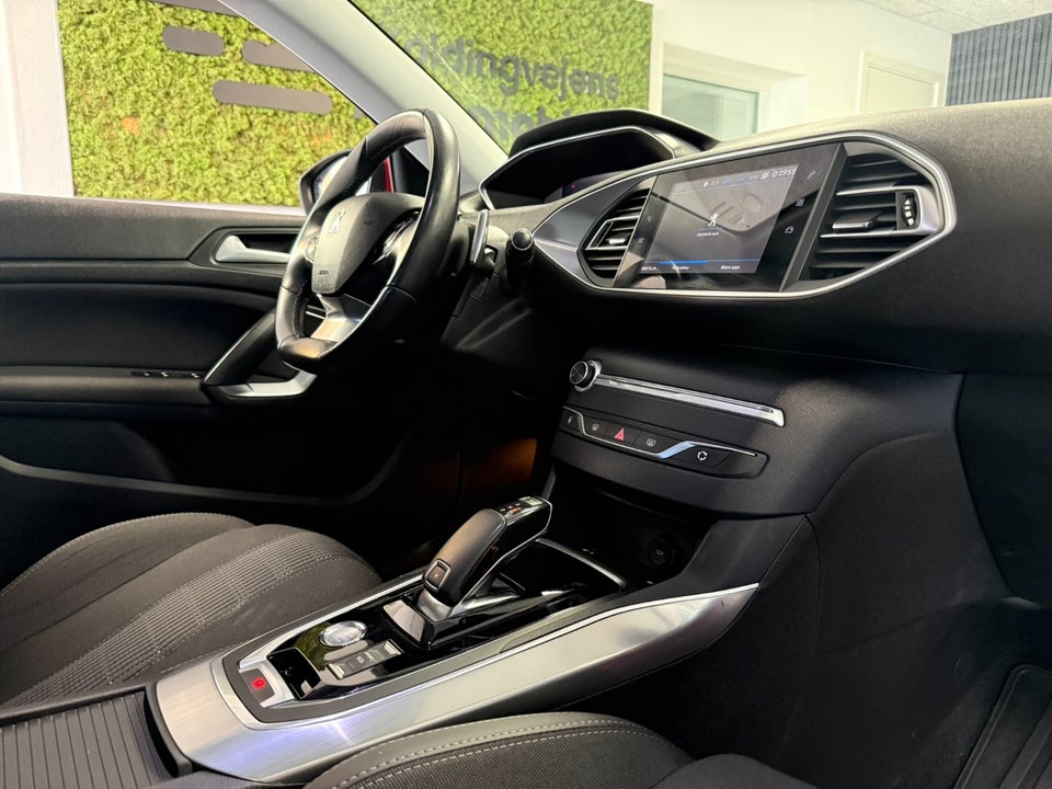 Peugeot 308 1,5 BlueHDi 130 Allure Pack SW EAT8 5d