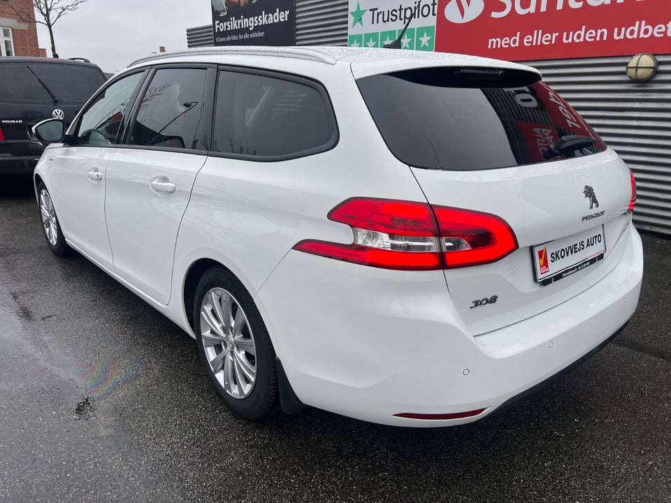 Peugeot 308 1,5 BlueHDi 130 Style SW 5d