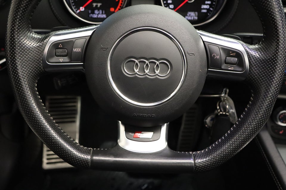 Audi TT 2,0 TFSi 211 Roadster quattro S-tr. 2d