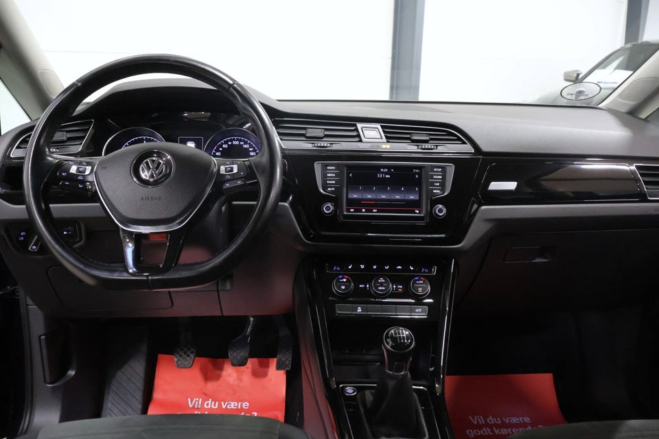 VW Touran 1,6 TDi 110 Highline 7prs 5d