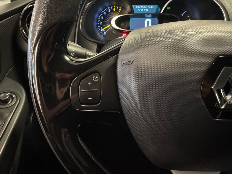 Renault Clio IV 1,2 16V Authentique Sport Tourer 5d