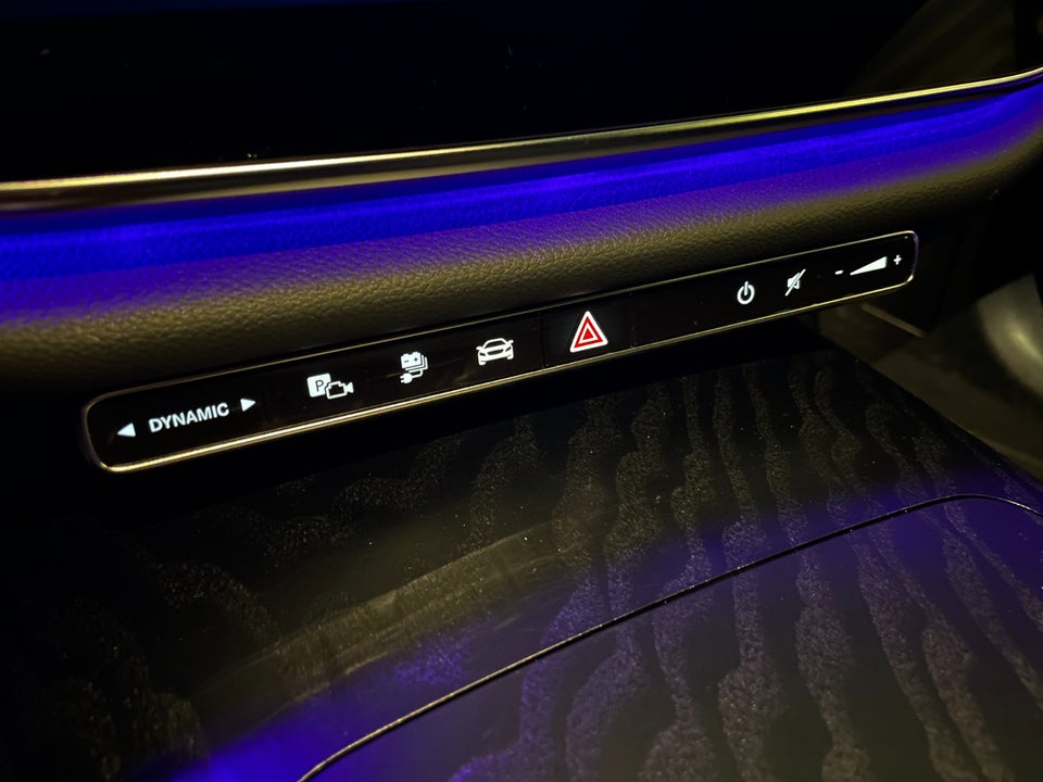 Mercedes E300 de 2,0 AMG Line stc. aut. 5d