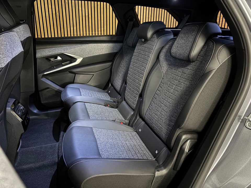 Peugeot e-5008 77 Allure Pack 7prs 5d