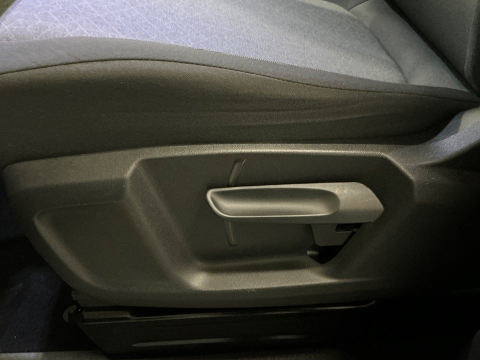 VW ID.Buzz 77 Pro SWB 5d