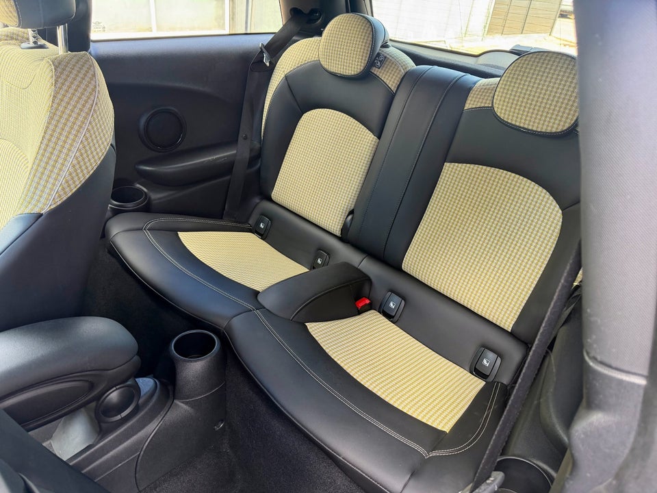 MINI Cooper SE Resolute Edition 3d