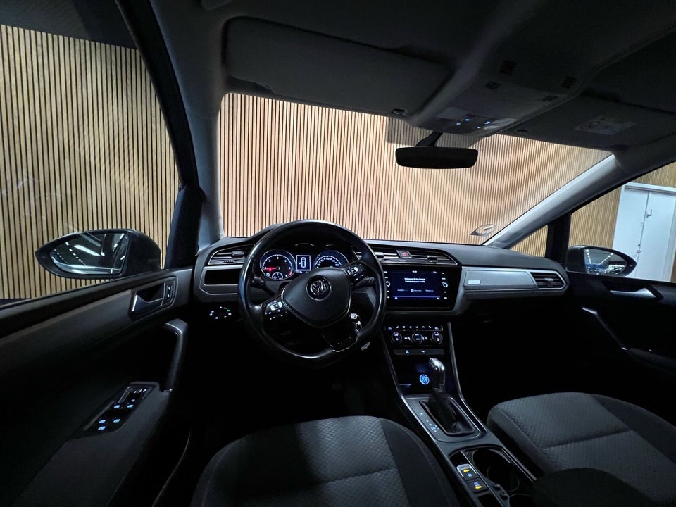 VW Touran 1,6 TDi 115 Comfortline Connect DSG 7prs 5d