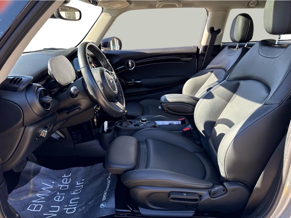 MINI Cooper SE Classic Trim 3d