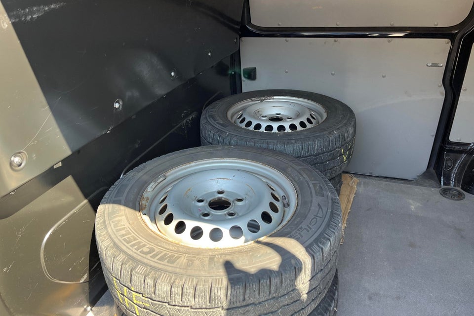 VW Transporter 2,0 TDi 150 Kassevogn DSG kort