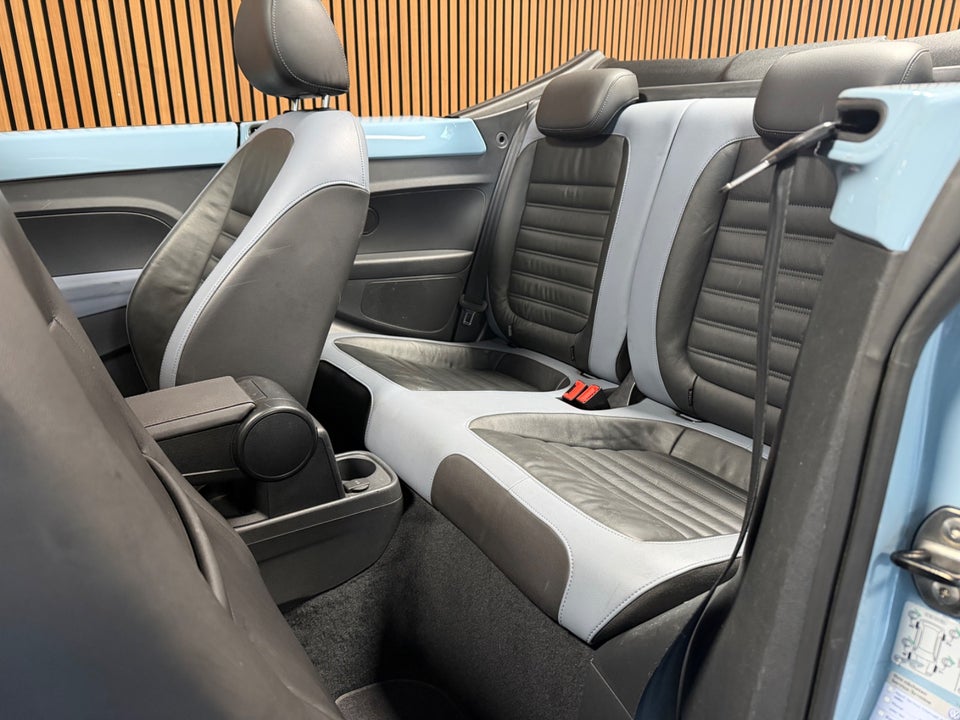 VW The Beetle 2,0 TDi 140 Design Cabriolet 2d