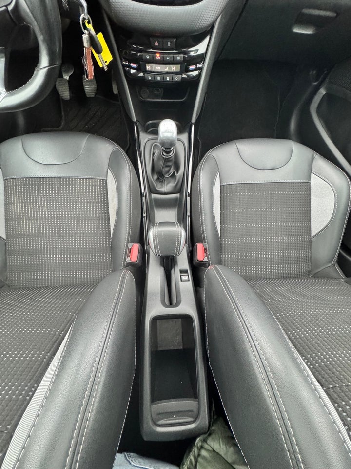 Peugeot 2008 1,5 BlueHDi 100 Allure Sky 5d