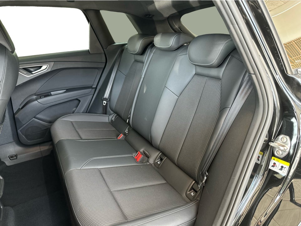 Audi Q4 e-tron 40 S-line 5d