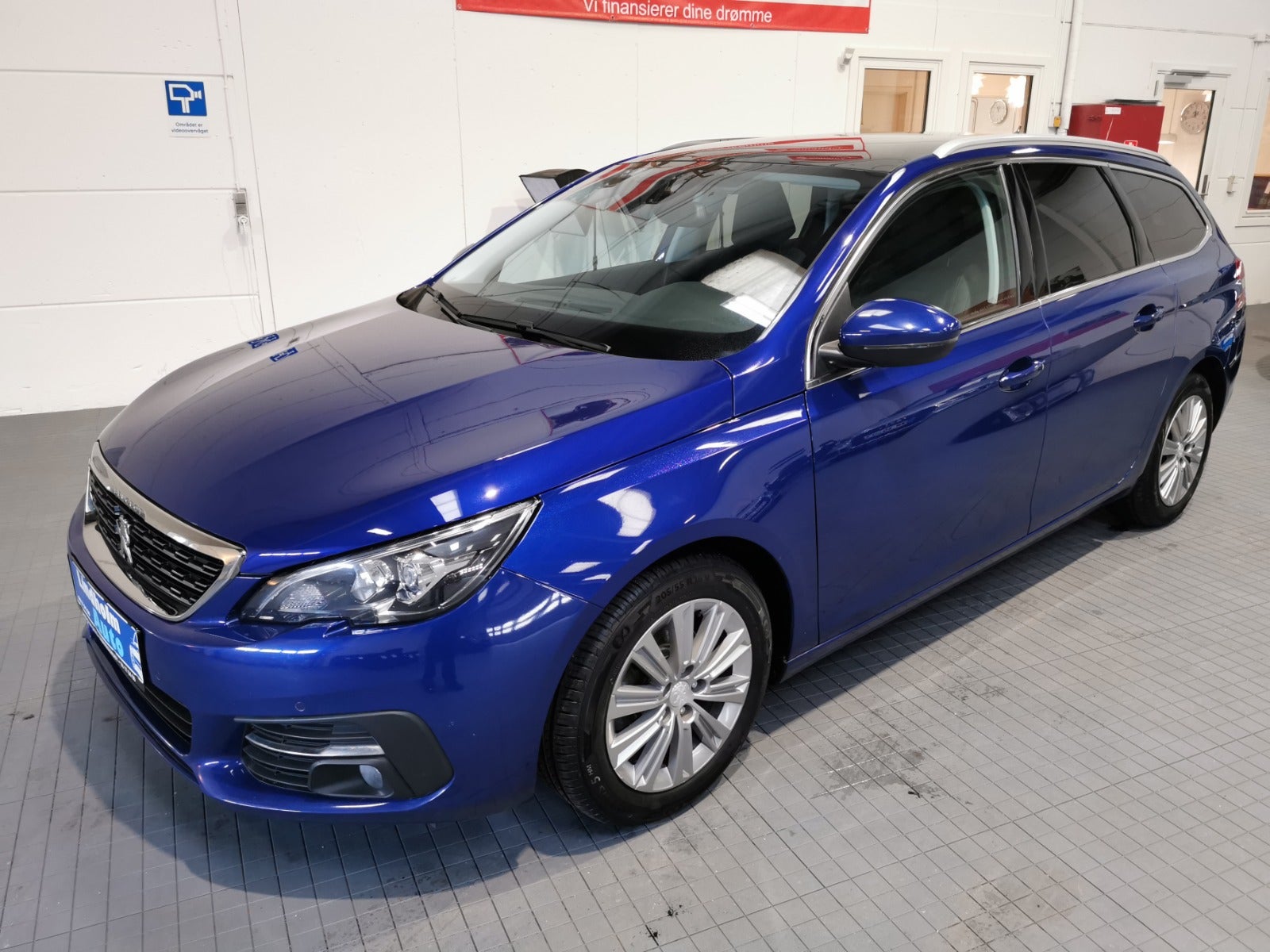 Peugeot 308 1,6 BlueHDi 120 Selection Sky SW 5d