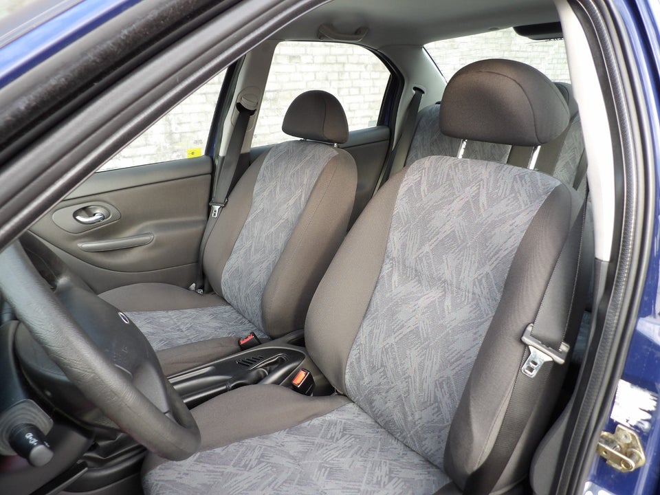 Ford Mondeo 1,6 Fashion 4d