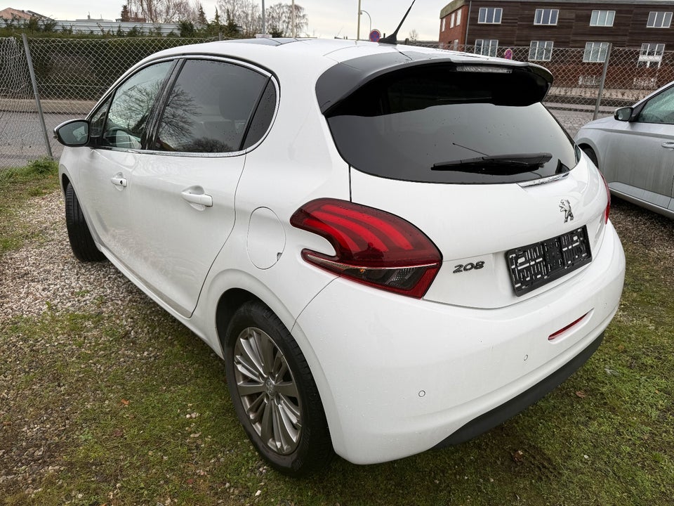 Peugeot 208 1,5 BlueHDi 100 Allure Sky 5d
