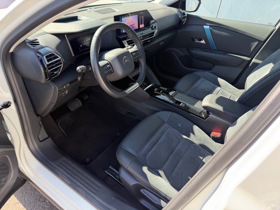 Citroën ë-C4 X 50 Shine 4d